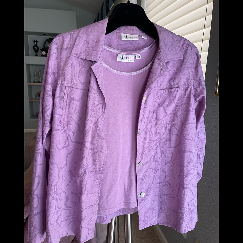Denium & Co Lavendar 2 Piece Blouse/Lavender Tank, Laser Cut Floral  sz M